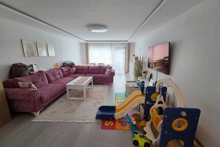 Helle 3-Zimmer Dachgeschosswohnung mit Balkon-Panoramablick in Lo - Lollar