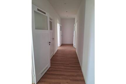 Frisch renoviert... 2 ZKDB in der Wittekindstr.10 in Geestemünde zu vermieten mit Balkon - Bremerhaven