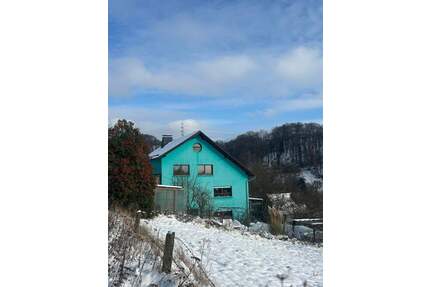 Zweifamilienhaus mit Scheune, Offenstall und 1,8 ha Grünfläche - Morsbach Ellingen