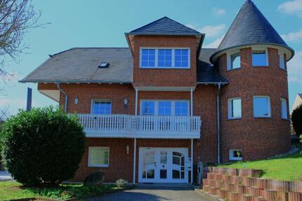 Charmantes freistehendes Einfamilienhaus mit Turm und Garten - Limburg an der Lahn