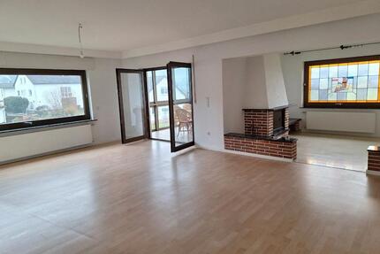 Mietwohnung - 1.000,00&nbsp;EUR Kaltmiete, ca.&nbsp; 125,00&nbsp;m&sup2; in Solms (PLZ: 35606)