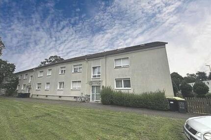 2wohnungen zu verkaufen und 4 ParkplatzStellplätze - Duisburg Rheinhausen