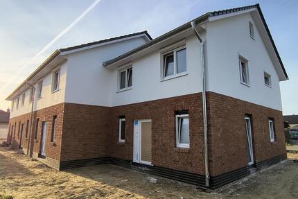 Neubau-Reihenhäuser zu vermieten! - Ehrenburg
