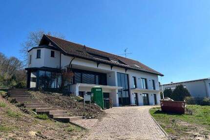 Friedrichsthal, 2,5 ZKB, sehr schöne, voll sanierte Wohnung zur Miete