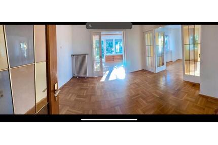 Helle und großzügige Wohnung mit Wintergarten und Balkon - Michelau in Oberfranken