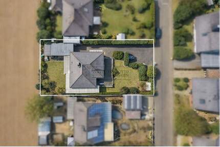 Modernisierte Familien-Oase mit großzügigem Garten - Rosengarten Klecken