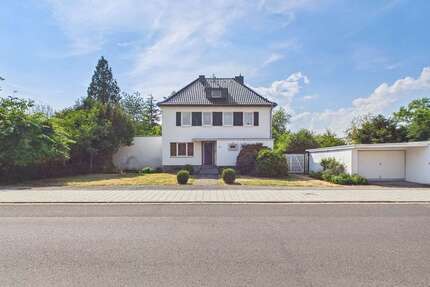 Haus zum Mieten in Düren 1.350,00 € 185 m²