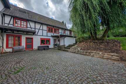 Haus zum Kaufen in Hennef 375.000,00 € 249.03 m²
