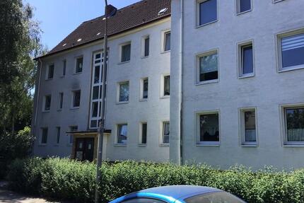 Neue Wohnung, neues Glück! 3-Zimmer-Erdgeschoss-Wohnung, saniert und sofort anmietbar! - Lübeck Sankt Lorenz Nord