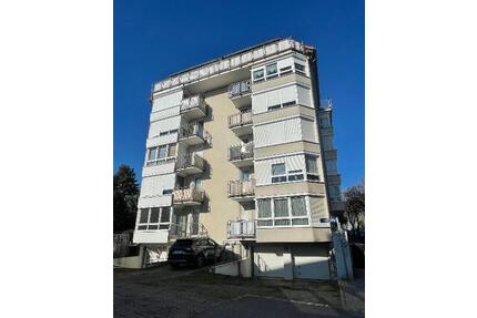 *Renoviert* - Helle Wohnung mit Balkon, Stellplatz u. Aufzug - Leipzig Ost