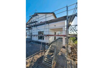 Neubau DHH mit PV, Wärmepumpe & EBK in MintrachingRosenhof - Regensburg Brandlberg