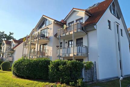 Brandis: zentral und ruhig im Grünen wohnen mit Balkon und TG-Stellplatz