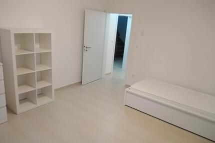 Zentral gelegenes teilmöbliertes 1-Zimmer-Apartment - Frankfurt am Main West