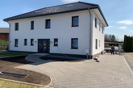 Moderne Doppelhaushälfte in Bad Bramstedt | 220 m² | BJ 2020