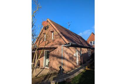 FerienhausFerienwohnung in Waldnähe in Husum mit Garten max. 7 P