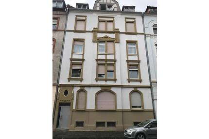 Großzügige 4-Zimmer-Altbauwohnung in zentraler Lage von OF - Offenbach am Main Buchrain