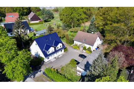 Leerstehend, Einfamilien- und Doppelhaus mit Erweiterungspotenti - Ludwigsfelde