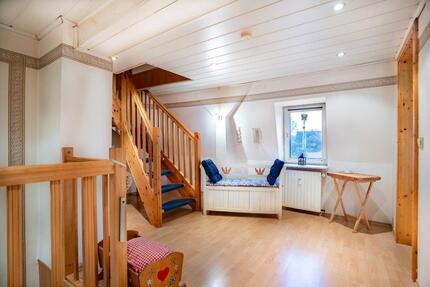 Charmante Doppelhaushälfte in Waldkappel (ca. 157 m²) mit großem Garten