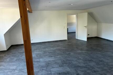 Komfortable Dachgeschoßwohnung - 1.000,00&nbsp;EUR Kaltmiete, ca.&nbsp; 90,00&nbsp;m&sup2; in Lohr am Main (PLZ: 97816)