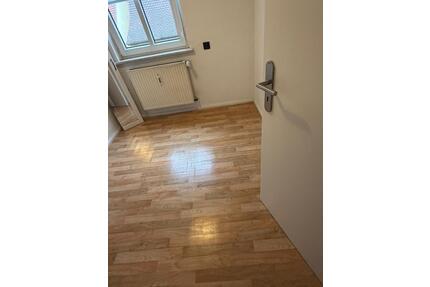 Kleine 3 Zimmer DG Wohnung in Uffenheim - Burgbernheim