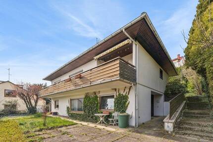 Einfamilienhaus mit Einliegerwohnung Wohnfläche 247 m2 mit Traumblick in Niedernhausen-Engenhahn
