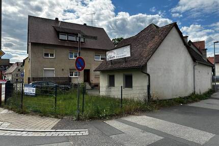 Dreifamilienhaus mit mehreren Nebengebäuden, sehr viel Nutzungsmöglichkeiten - Lauf an der Pegnitz Neunhof