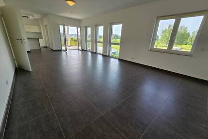 Exklusive 3 Raum Wohnung in Adelsberg + Stellpatz + Barrierefrei + Keller - Chemnitz