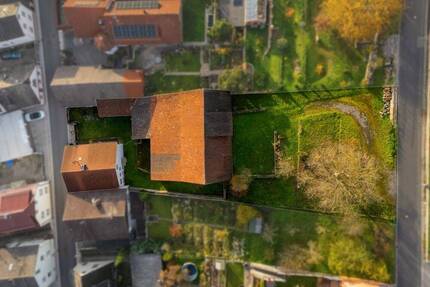 Zweifamilienhaus mit Scheune und Grundstück mit Potential - Karlstadt / Gambach