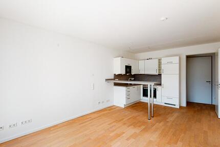 Living Lyon: Moderne 3-Zimmer-Wohnung mit EBK - Frankfurt am Main Niederrad