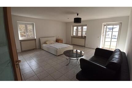 Schöne, helle 2-Zi.-Whg. in Neufahrn i. NB mit Balkon - Neufahrn in Niederbayern