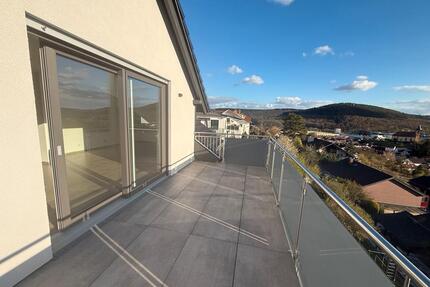 Stilvolles Luft & großzügiger Balkon Dachgeschoss mit Superblick - Breuberg