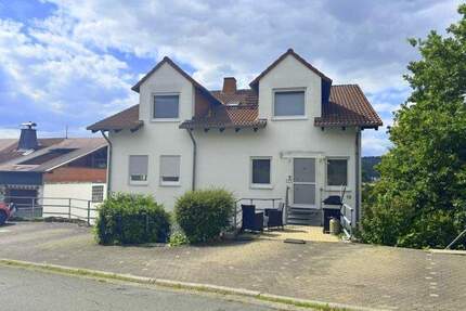 Schöne 3 Zimmer Maisonettewohnung mit Balkon in ruhiger Lage - Waldbrunn Ellar