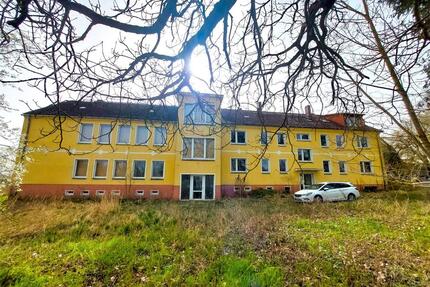 Wohnensemble mit Ausbaupotenzial bei Neubrandenburg - Rosenow