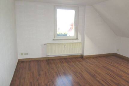 Schöne Lage - Schöner Schnitt! - 310,00&nbsp;EUR Kaltmiete, ca.&nbsp; 58,00&nbsp;m&sup2;&nbsp;Wohnfl&auml;che in Lichtentanne (PLZ: 08115) Stenn