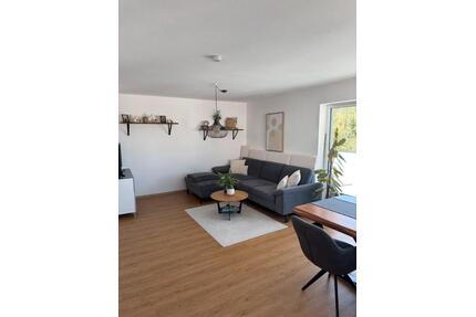 Moderne 68-m²-Wohnung mit Aufzug, EBK, Balkon & 2 Stellplätzen - Ochsenhausen