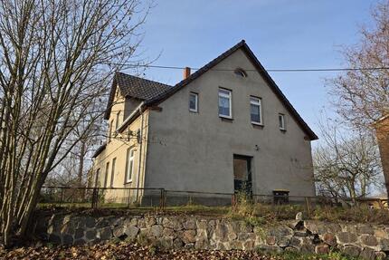 Dreifamilienhaus in Ganzlin - 150.000,00&nbsp;EUR Kaufpreis, ca.&nbsp; 230,00&nbsp;m&sup2; in Plau am See (PLZ: 19395)