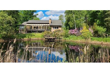 EFH im Naturparadies mit Wald, Wiesen, Teich, Schwimmbad & Sauna - Osloß