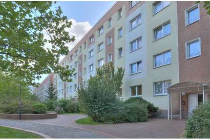 Wohnung zum Mieten in Halle 375,00 € 56.36 m²