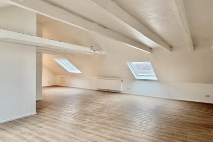 Helle renovierte Dachgeschosswohnung - Köln Kalk