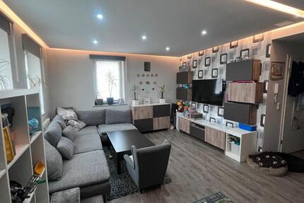 Renovierte Doppelhaushälfte - 180.000,00&nbsp;EUR Kaufpreis, ca.&nbsp; 102,00&nbsp;m&sup2; in Rödental (PLZ: 96472)