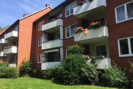 Gut geschnittene 3-Zimmer-Wohnung mit Balkon - Bremen Burglesum