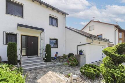 Ihr neues Zuhause: Tolle Doppelhaushälfte mit Garten, Pool, Doppelgarage - Dasing Wessiszell