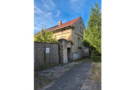 Einfamilienhaus + Laden - 20.000,00&nbsp;EUR Kaufpreis, ca.&nbsp; 300,00&nbsp;m&sup2; in Köthen (Anhalt) (PLZ: 06366)