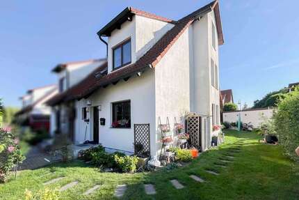 Haus zum Kaufen in Leuna 288.000,00 € 126.92 m²