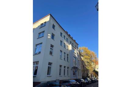 Neu renovierte 3-Zimmer-Wohnung mit herrlichem Balkon in den Innenhof in der beliebten Südstadt von Hannover