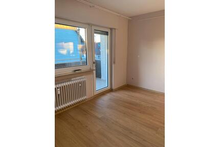 3 Zimmerwohnug - 1.300,00&nbsp;EUR Kaltmiete, ca.&nbsp; 74,00&nbsp;m&sup2; in Kirchheim unter Teck (PLZ: 73230)