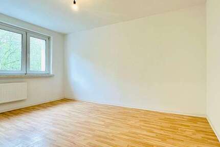 Wohnung zum Mieten in Freital 278,51 € 41.26 m²