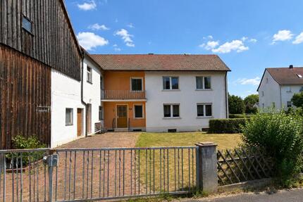 Wohnhaus mit großem Nebengebäude (Scheune) und Garten in Wernberg - Wernberg-Köblitz