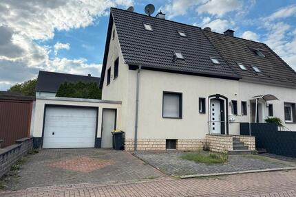 Gepflegte Doppelhaushälfte mit Garage, Garten & Terasse - Essen Stadtbezirk VI