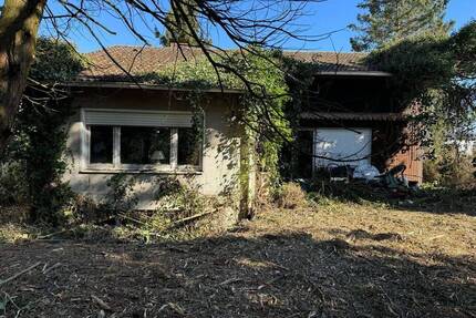 Freistehender Bungalow im Dornröschenschlaf in bevorzugter Wohnlage von Bad Honnef-Aegidienberg